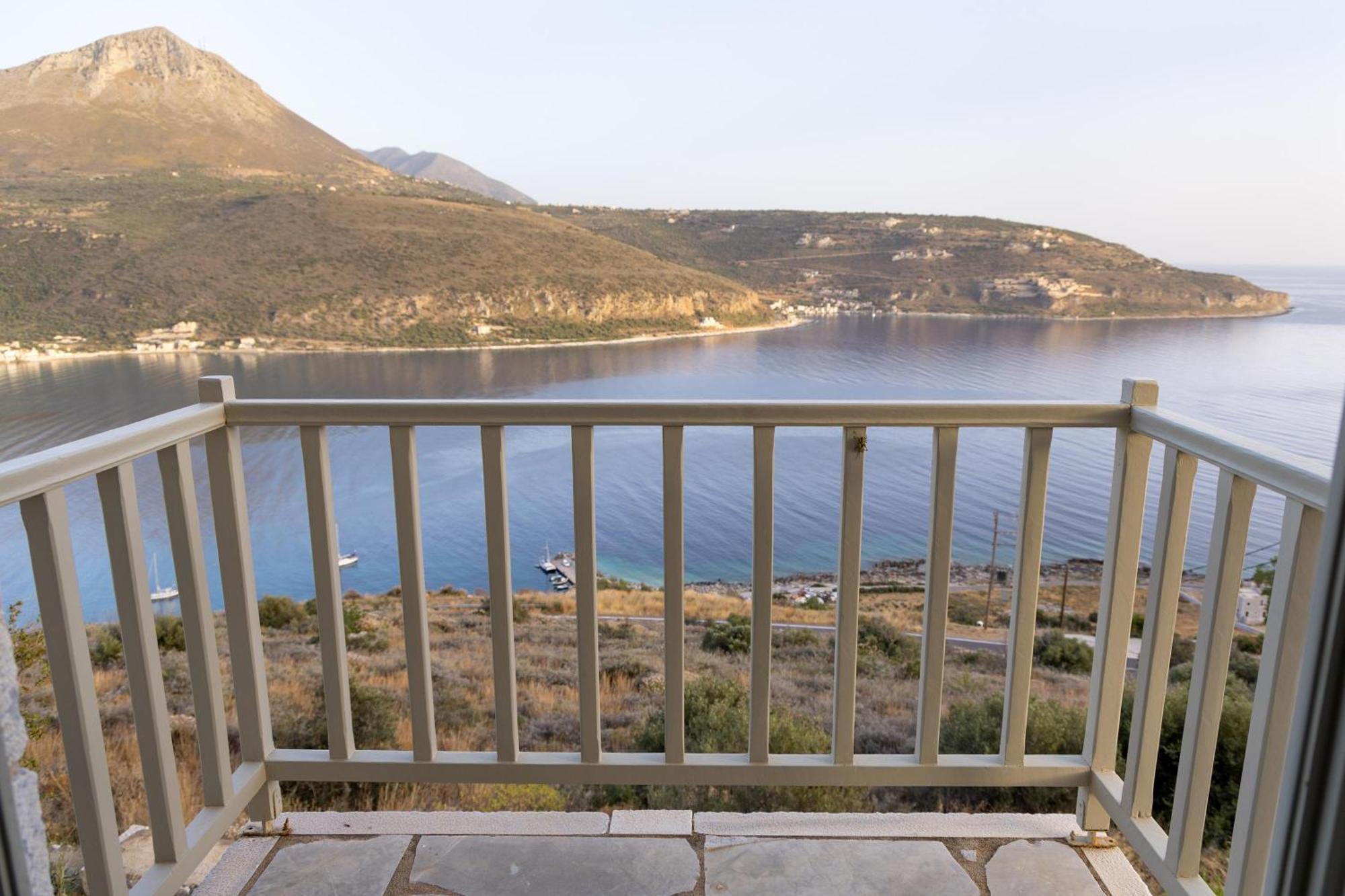 Akrolithi Guesthouse Karavostasi  Bagian luar foto